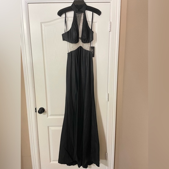 LA FEMME Black Vegan Leather Metal Chain Dress - Picture 2 of 13